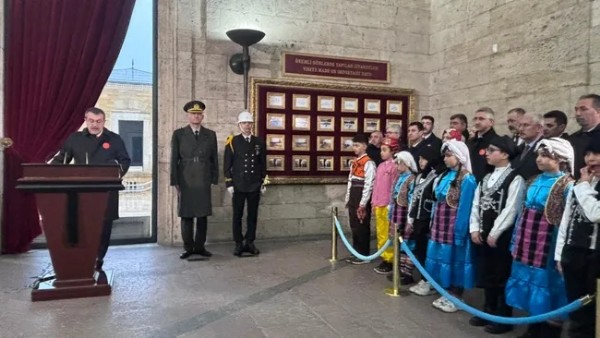 Bakan Tekin Anıtkabir'de! 'Düşünen, Üreten Ve Değer Katan Bireyler Yetiştirme Kararlılığımızı Muhafaza Ediyoruz'